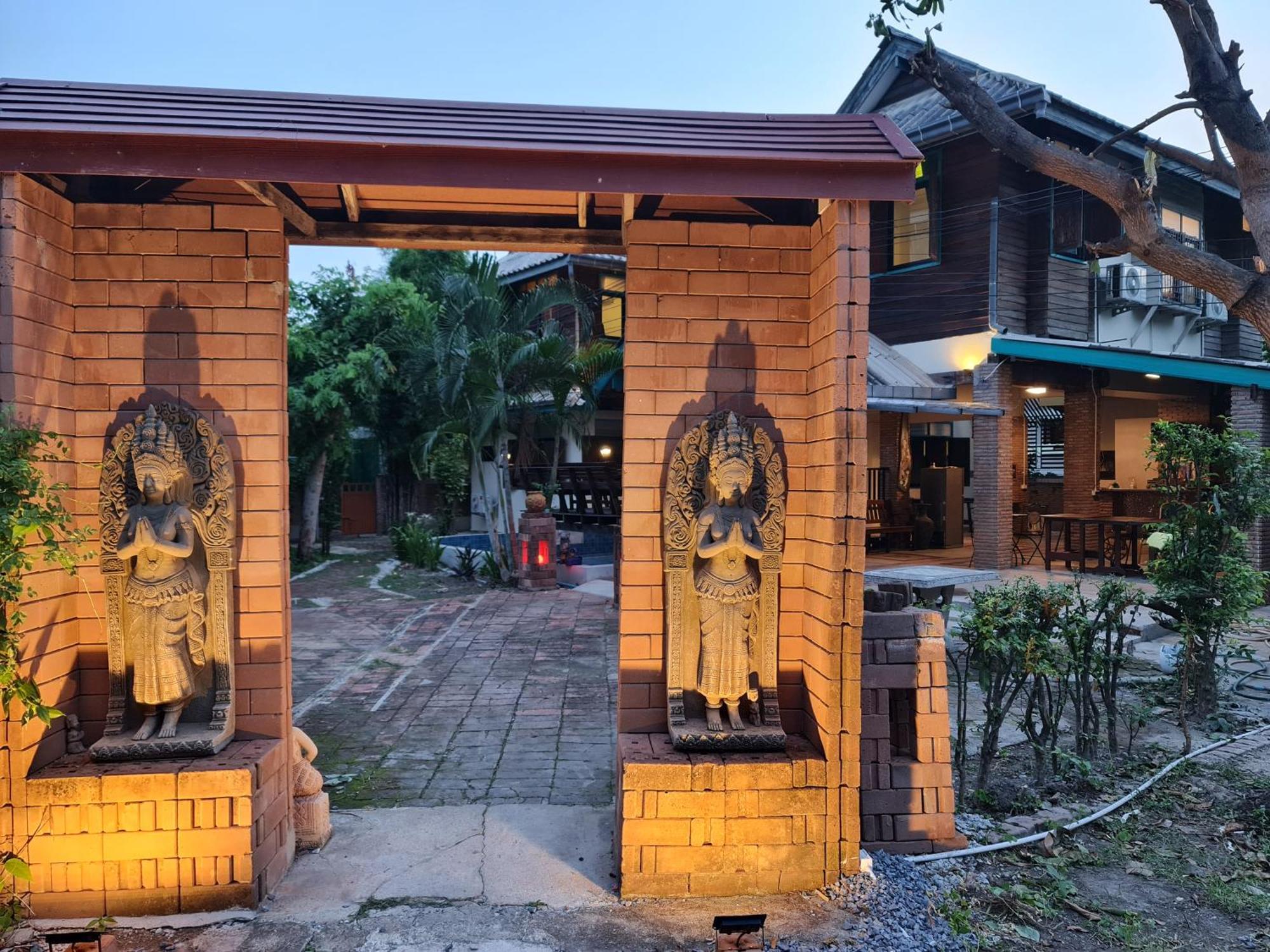Tepbunthomhouse Ayutthaya Apartman Kültér fotó